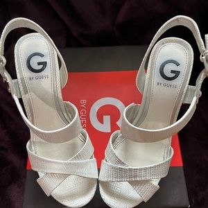 woman guess white platform wedge sandal size 7 with cork heel